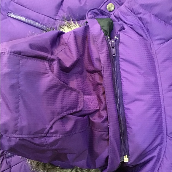Columbia Ski Jacket with Fur Trim - Picture 7 of 8